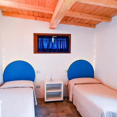 Semesterbostad Borgo Rudalza & *